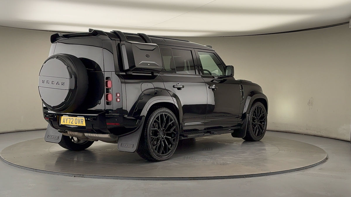 More views of Land Rover Defender 110