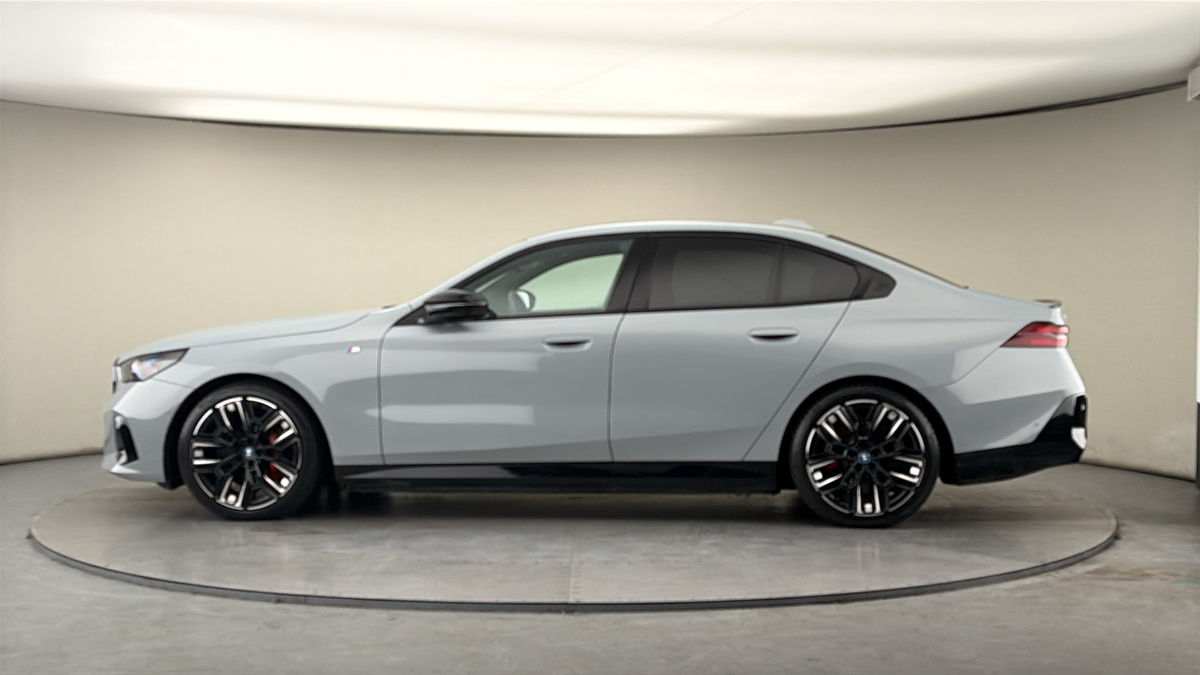More views of BMW i5