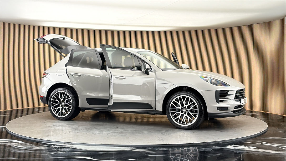 More views of Porsche Macan