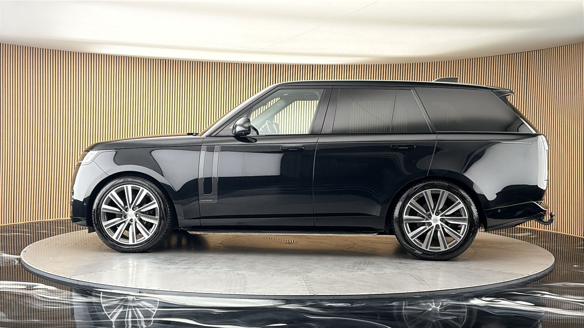 More views of Land Rover Range Rover