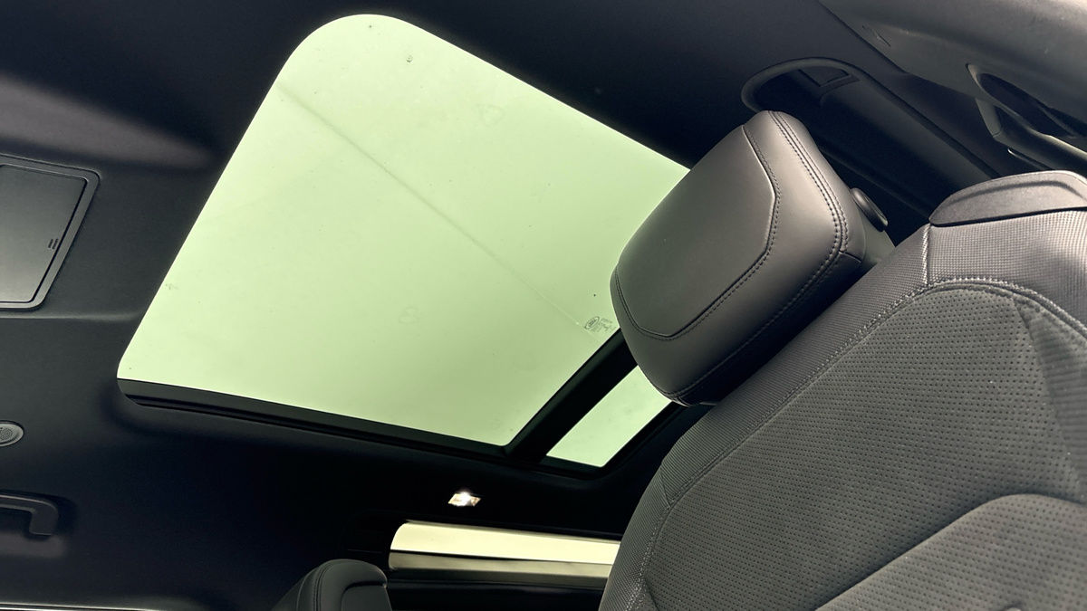 Land Rover Defender 90 Image 6