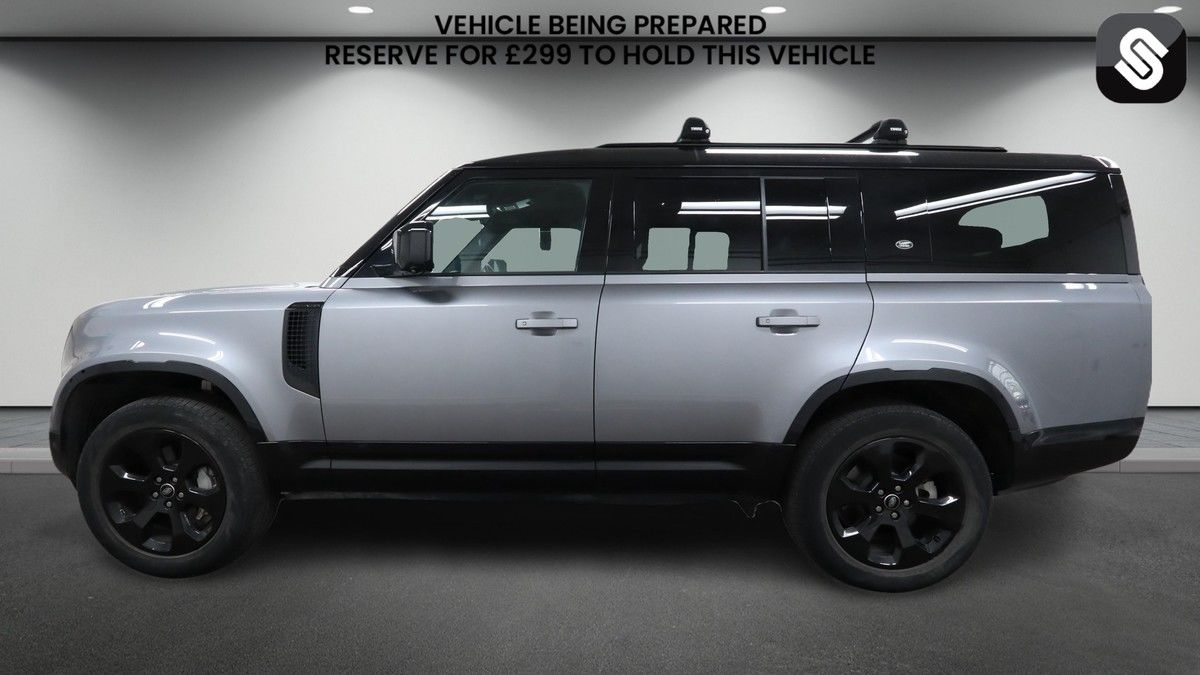 Land Rover Defender 130 Image 6