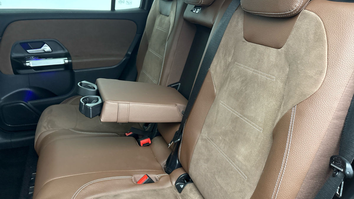 Mercedes-Benz GLB Image 9