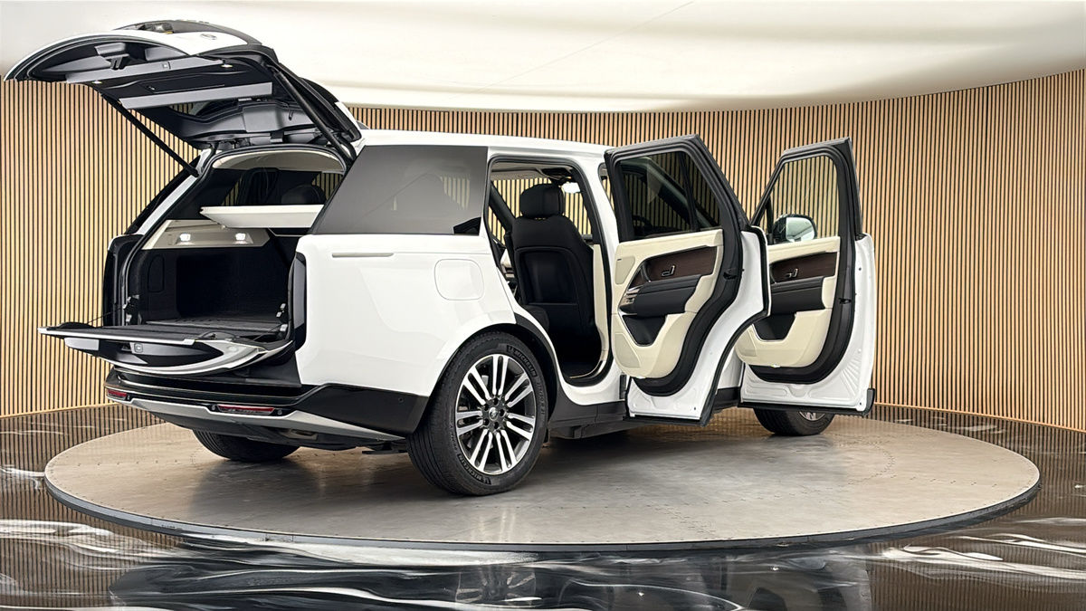 More views of Land Rover Range Rover