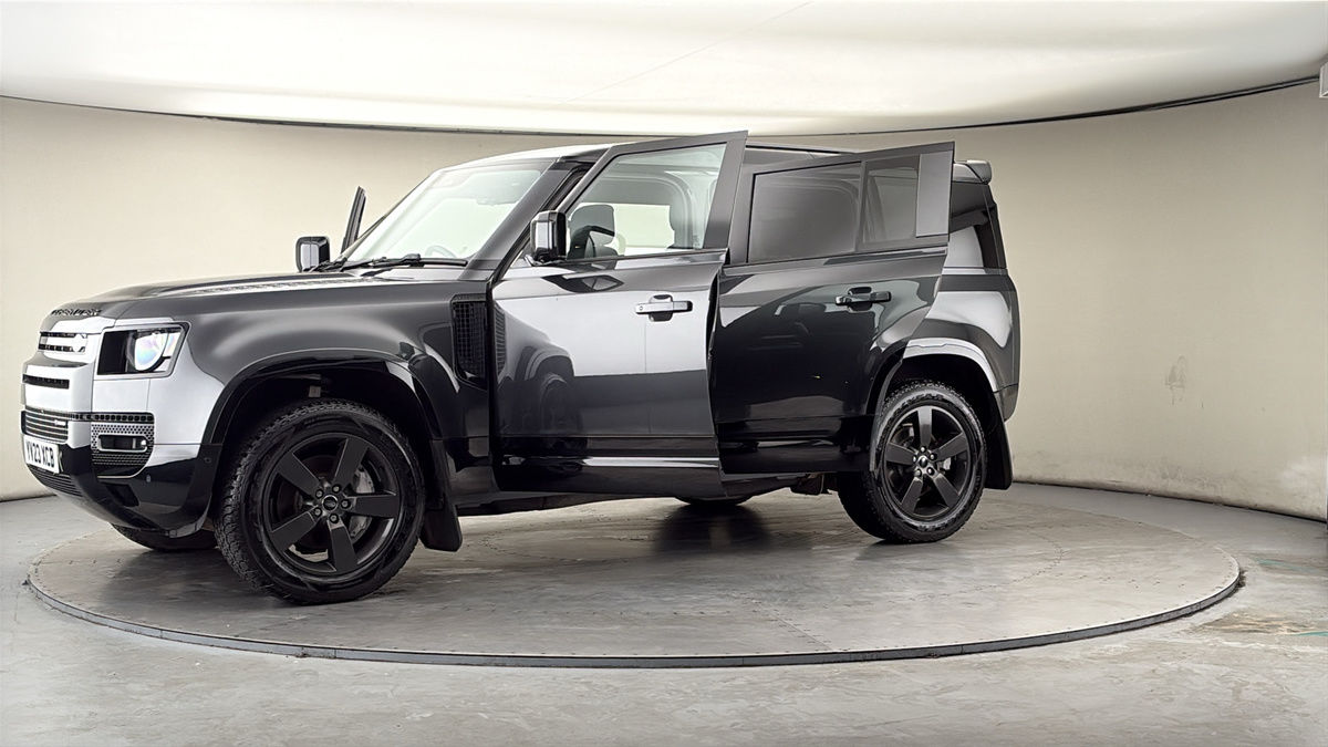 More views of Land Rover Defender 110