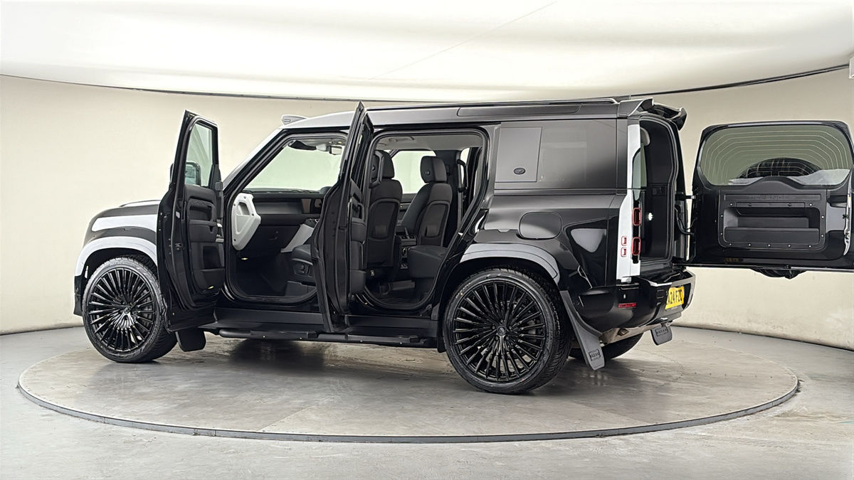 More views of Land Rover Defender 110