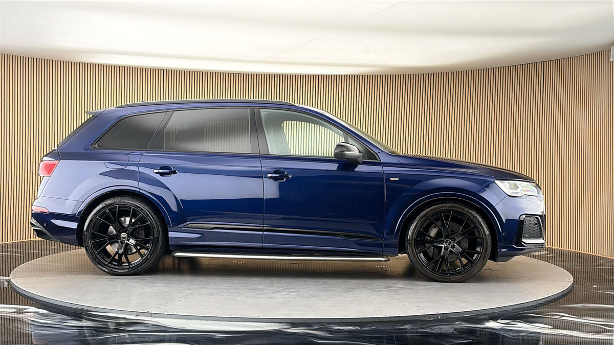 More views of Audi Q7