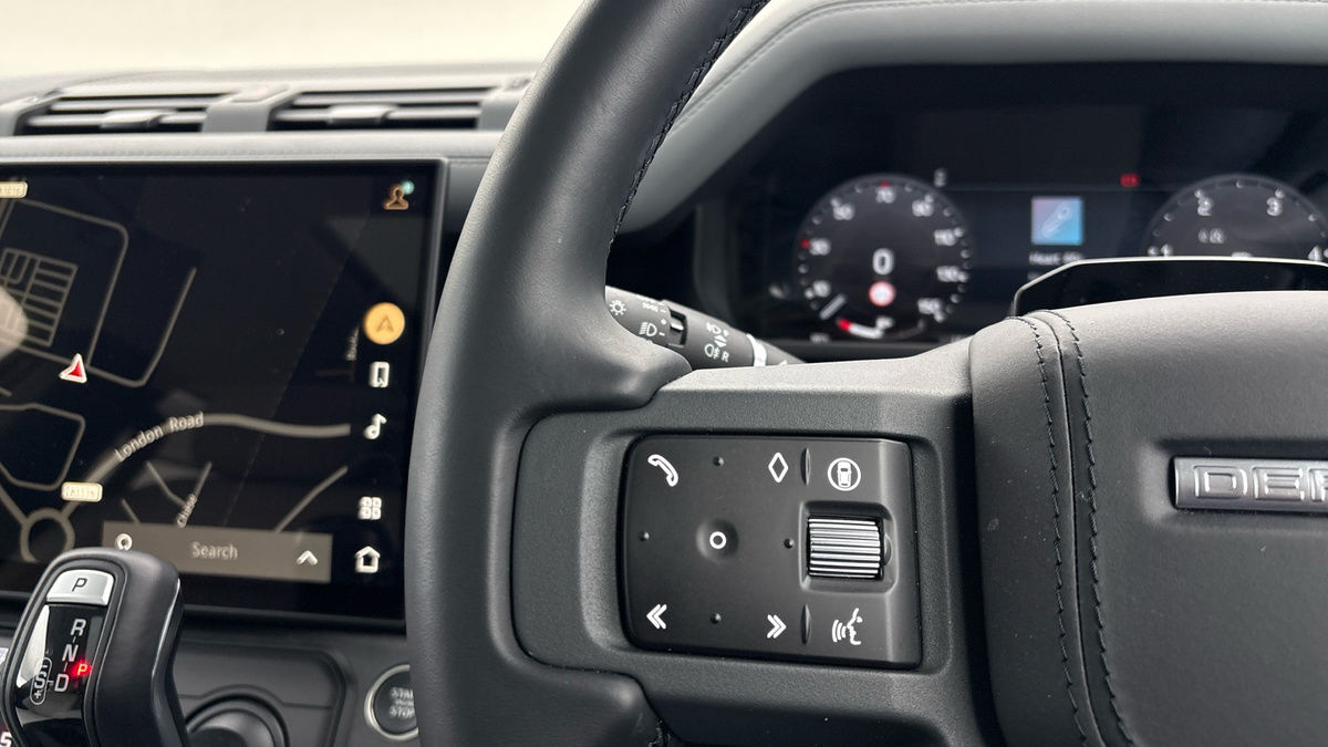 Land Rover Defender 110 Urban Image 13