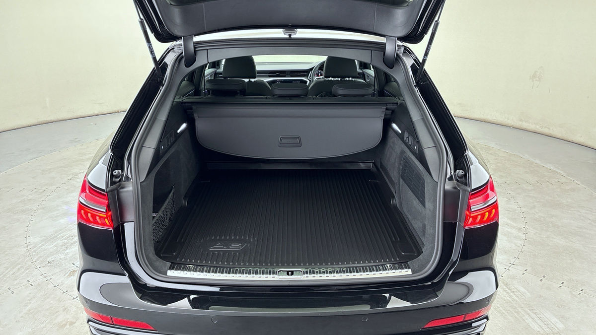 Audi A6 Avant Image 11
