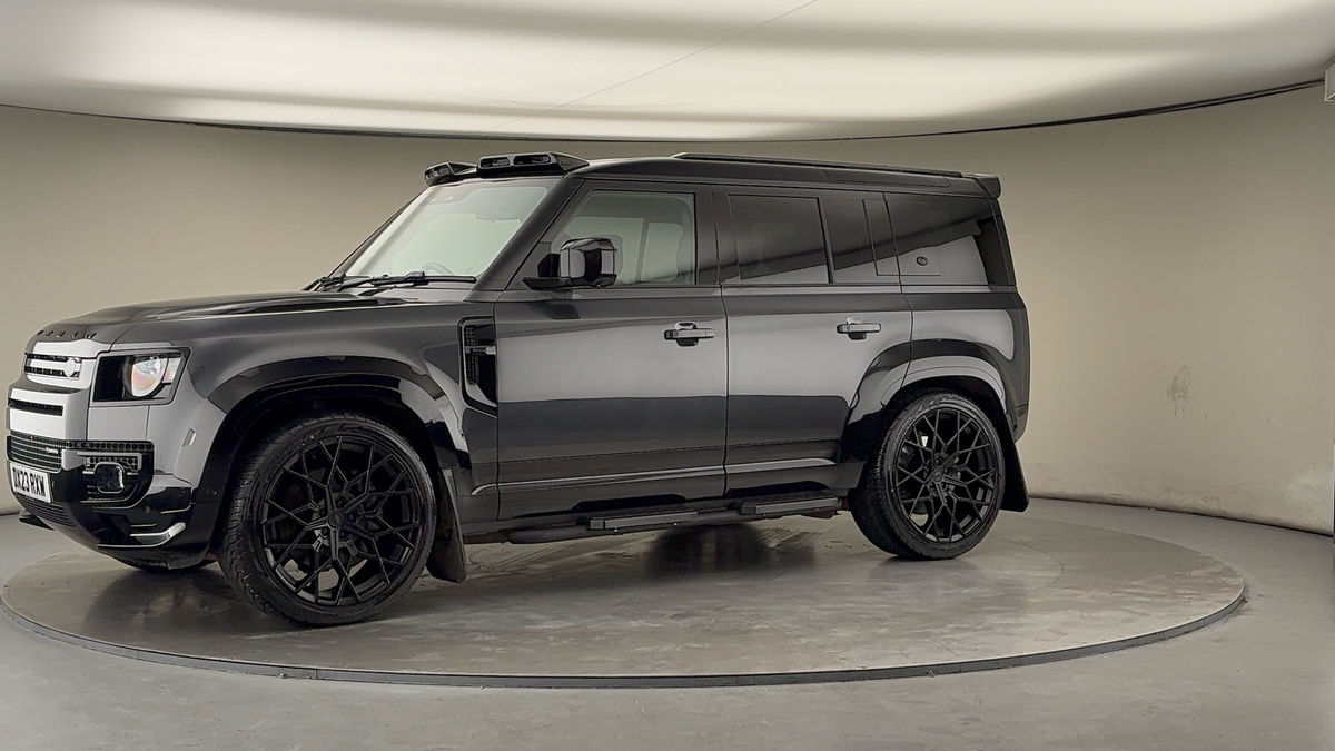 More views of Land Rover Defender 110