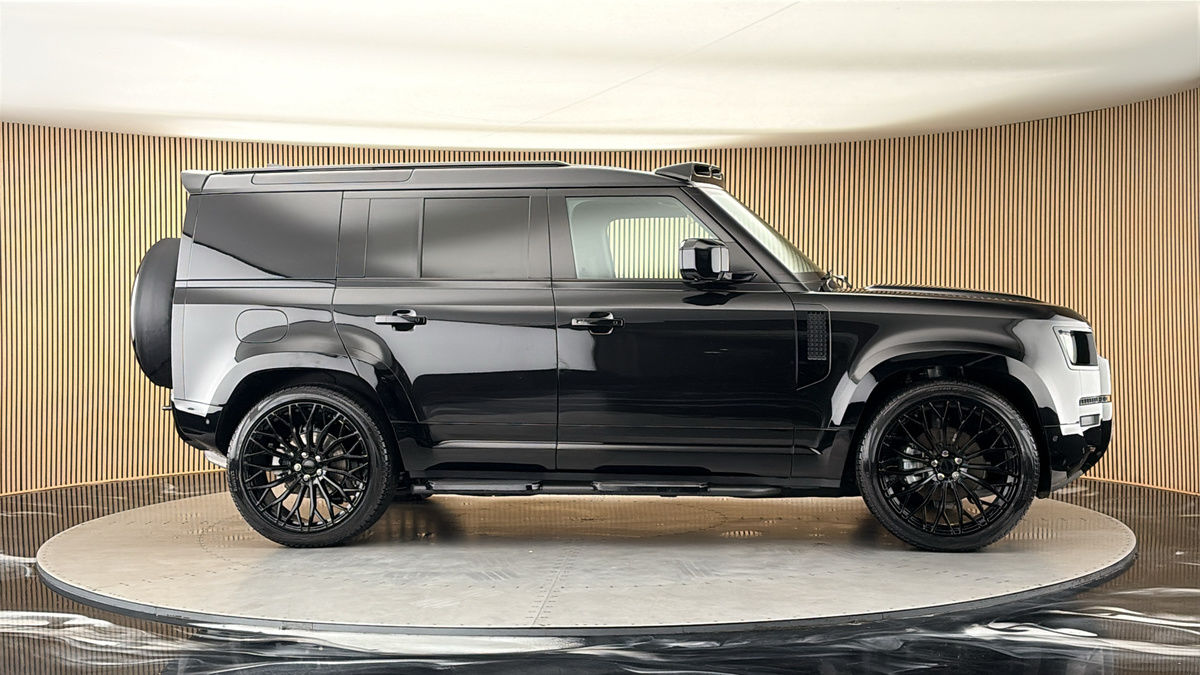 More views of Land Rover Defender 110