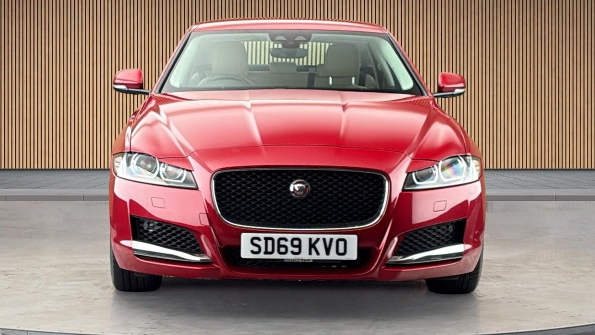 Jaguar XF Image 3