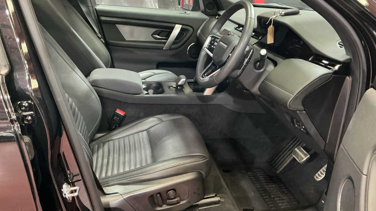 Land Rover Discovery Sport Image 9