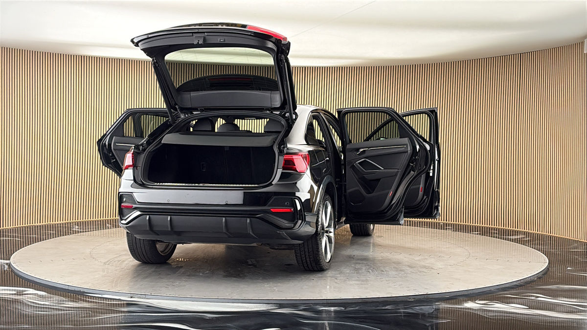 More views of Audi Q3