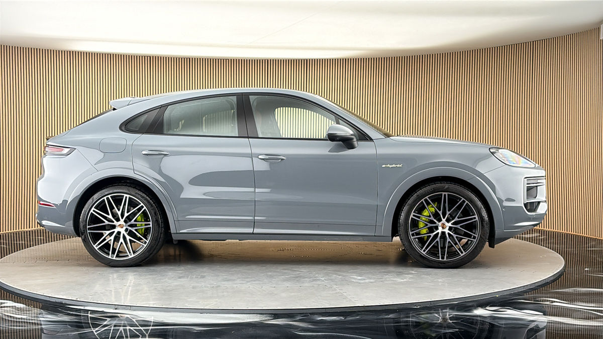More views of Porsche Cayenne
