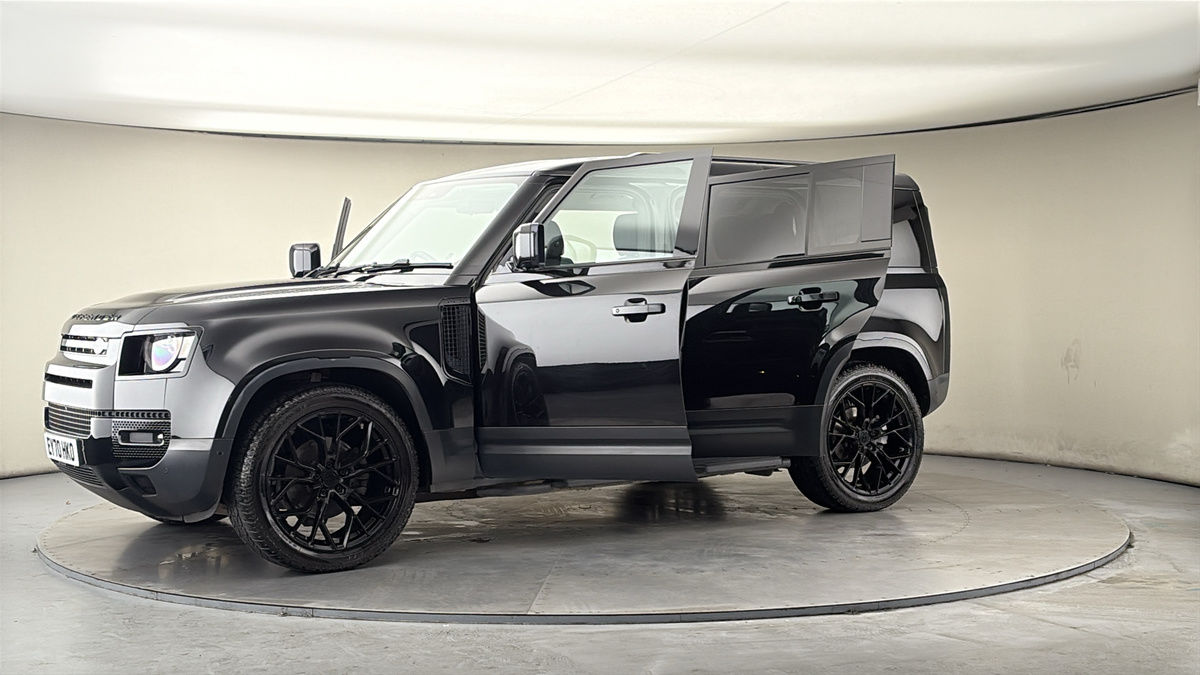 More views of Land Rover Defender 110