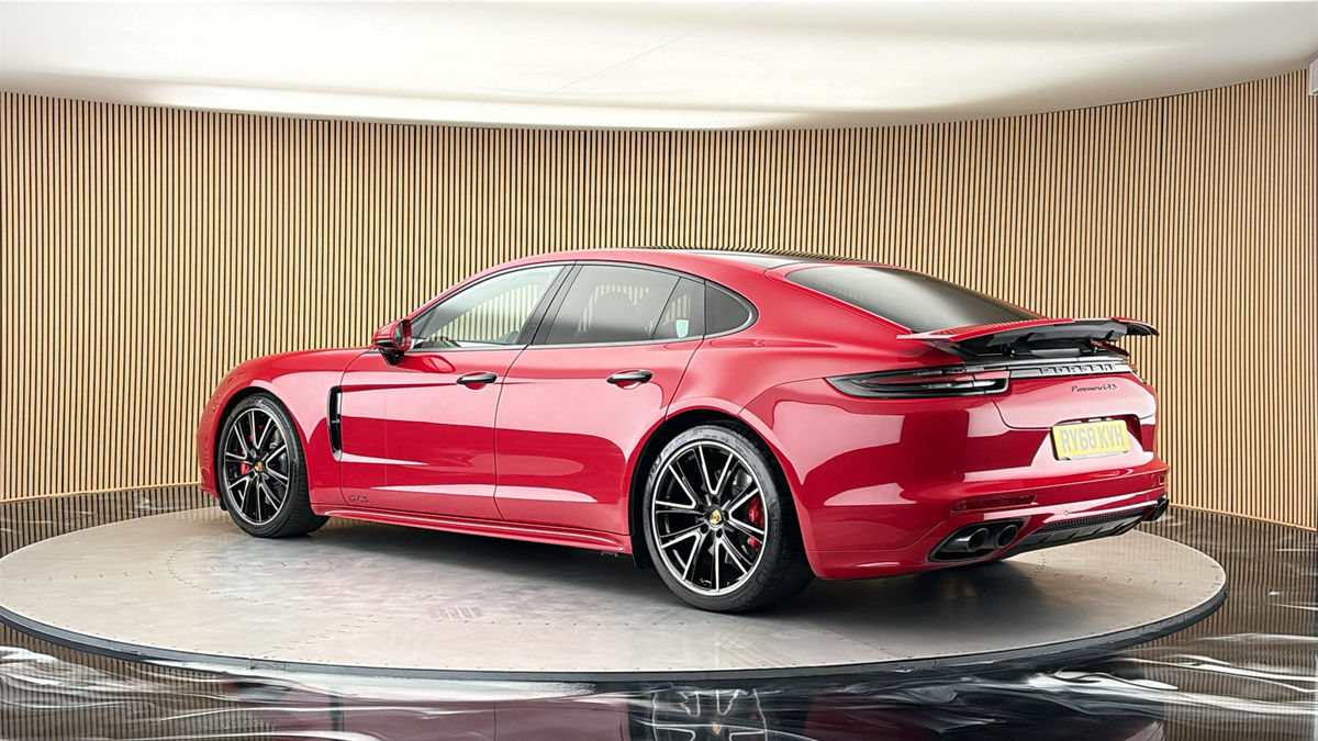 More views of Porsche Panamera