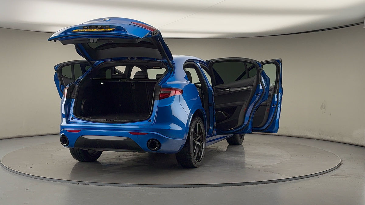 More views of Alfa Romeo Stelvio