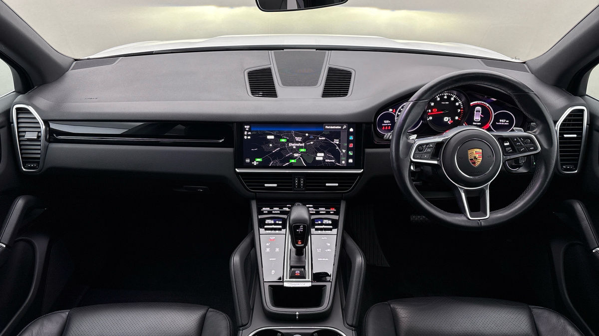 Porsche Cayenne Image 12