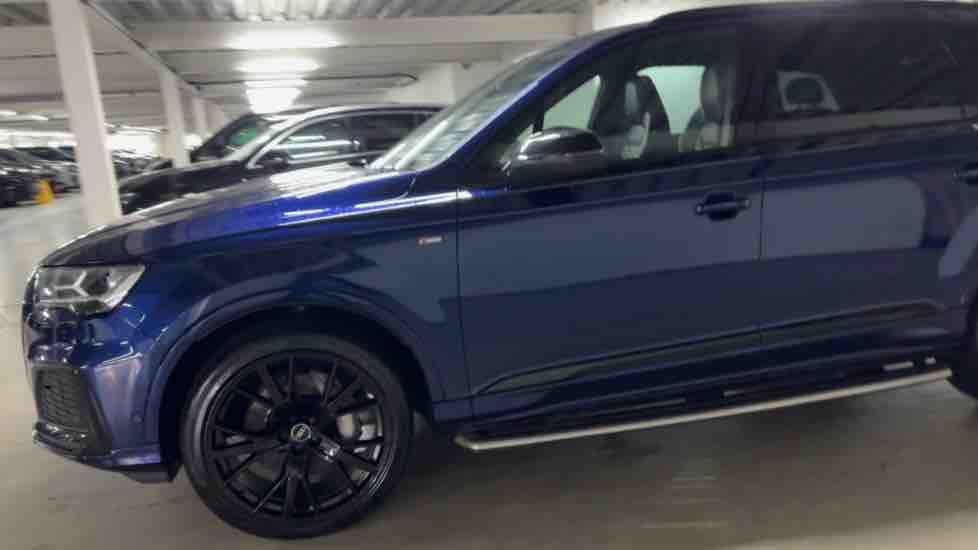 More views of Audi Q7