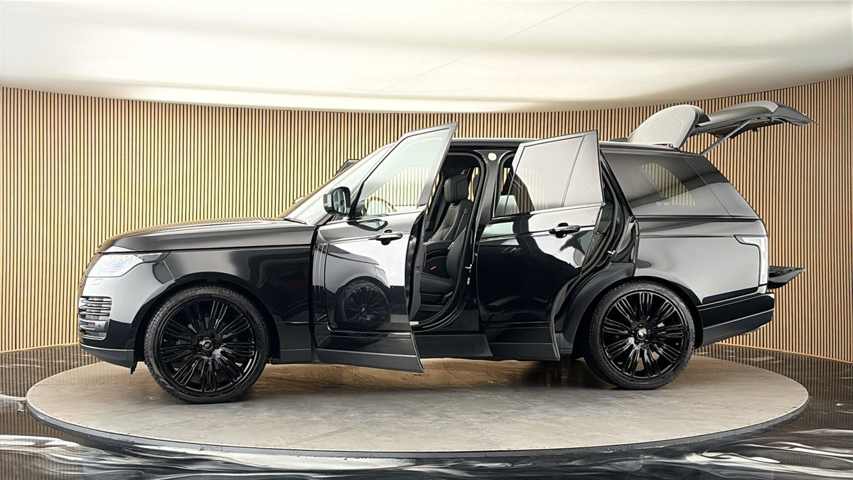 More views of Land Rover Range Rover