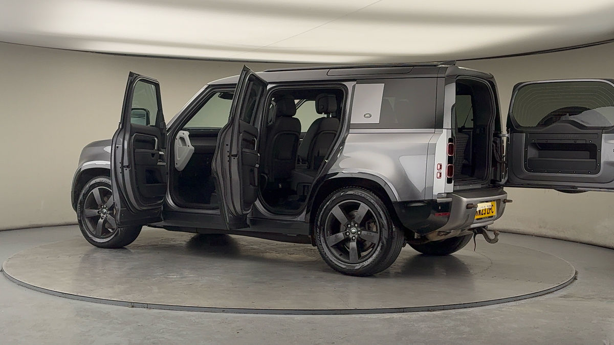 More views of Land Rover Defender 110