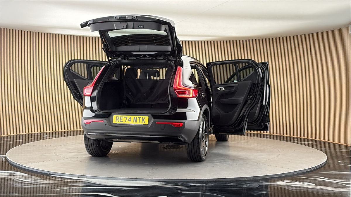 More views of Volvo XC40