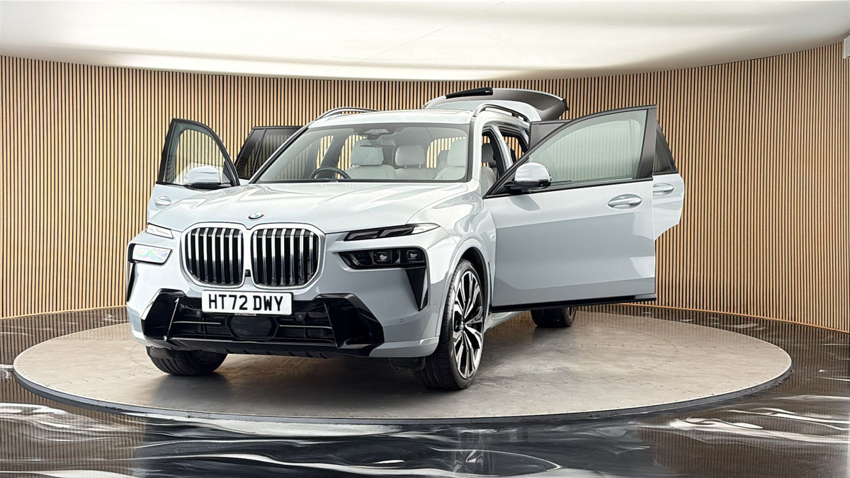 More views of BMW X7