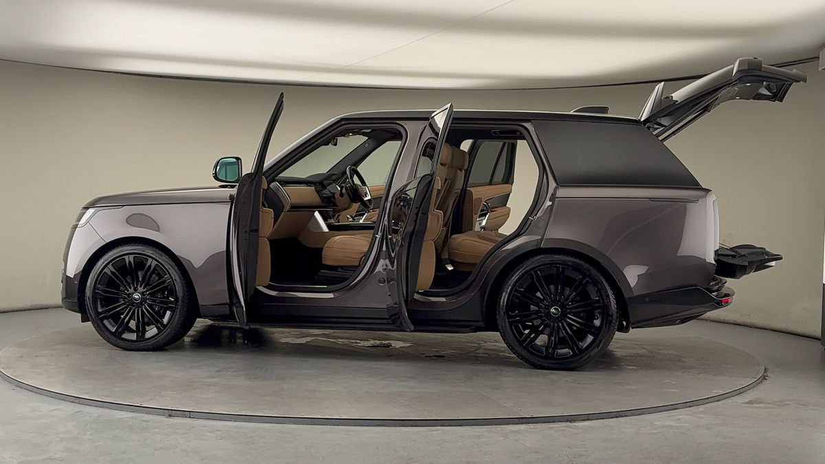 More views of Land Rover Range Rover