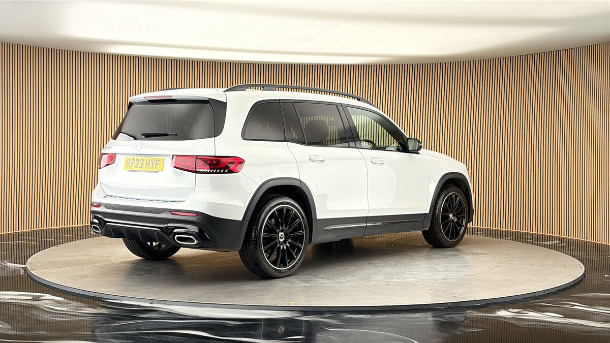 Mercedes-Benz GLB Image 21