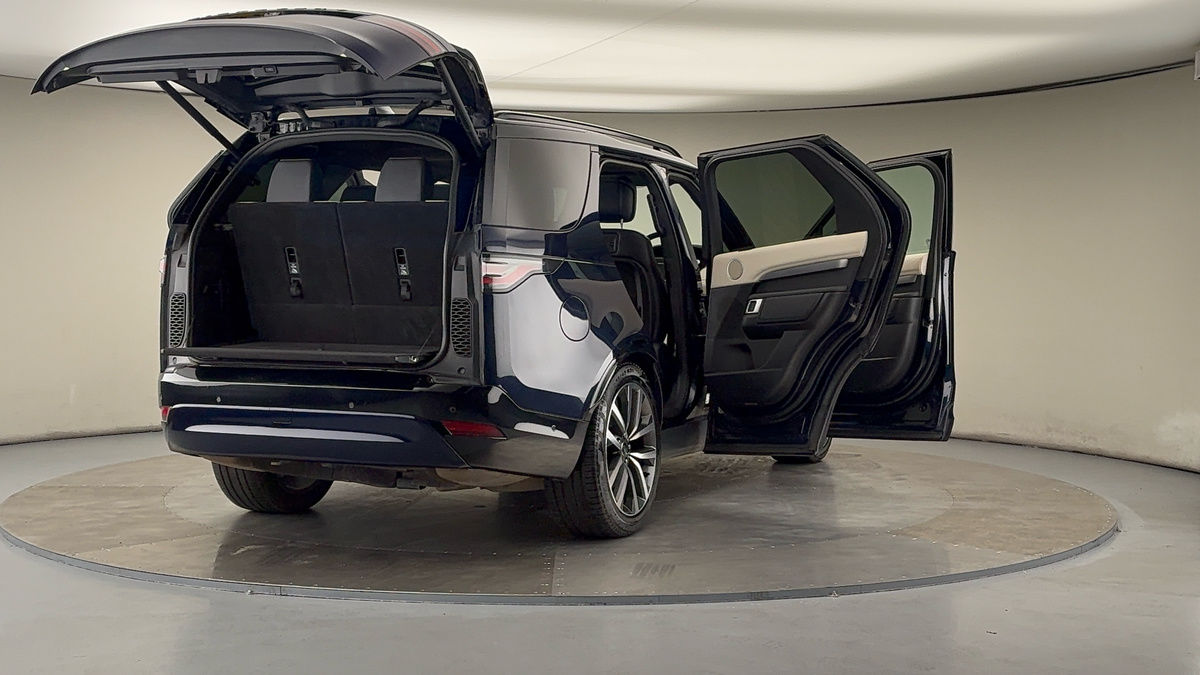 More views of Land Rover Discovery