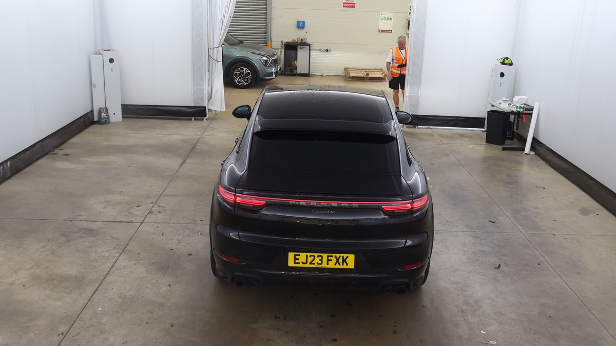 Porsche Cayenne Image 7