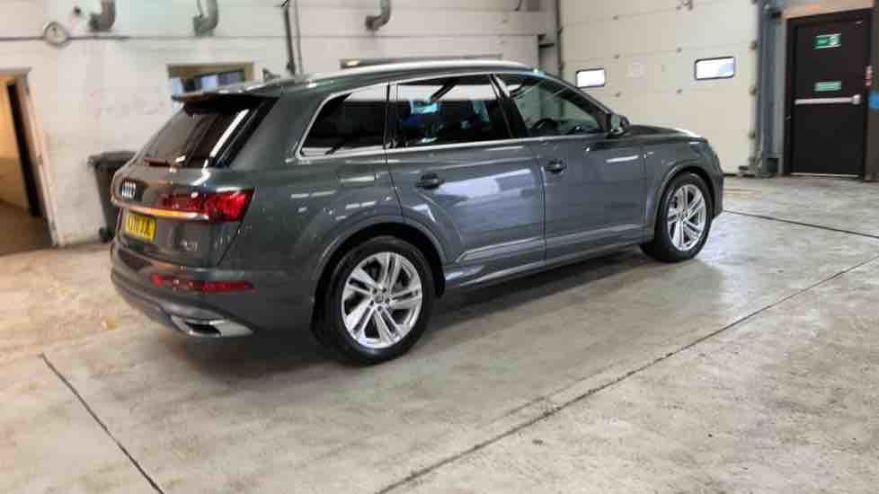More views of Audi Q7
