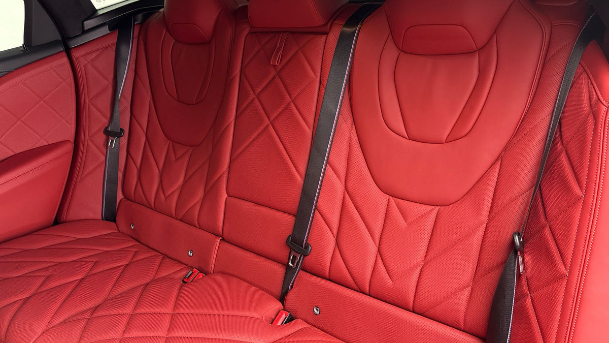 BMW XM Image 8