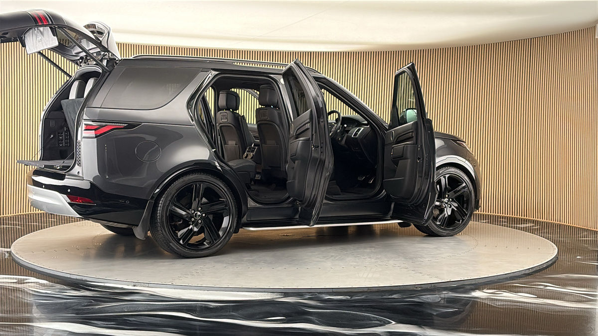 More views of Land Rover Discovery
