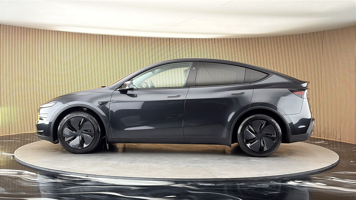 Tesla Model Y Image 15