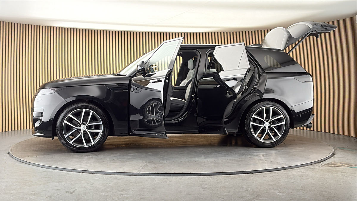 More views of Land Rover Range Rover Sport
