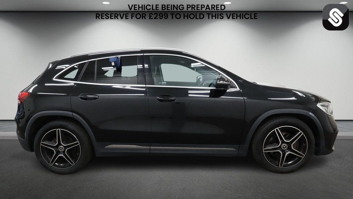 Mercedes-Benz GLA Image 5