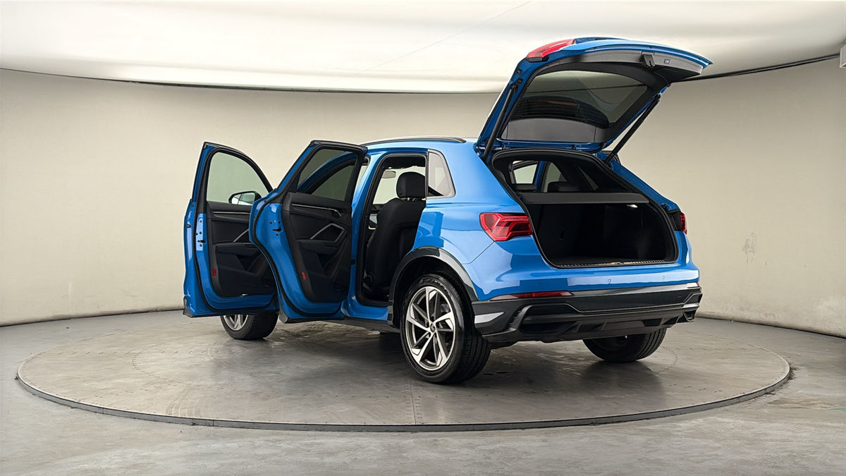 Audi Q3 Image 23