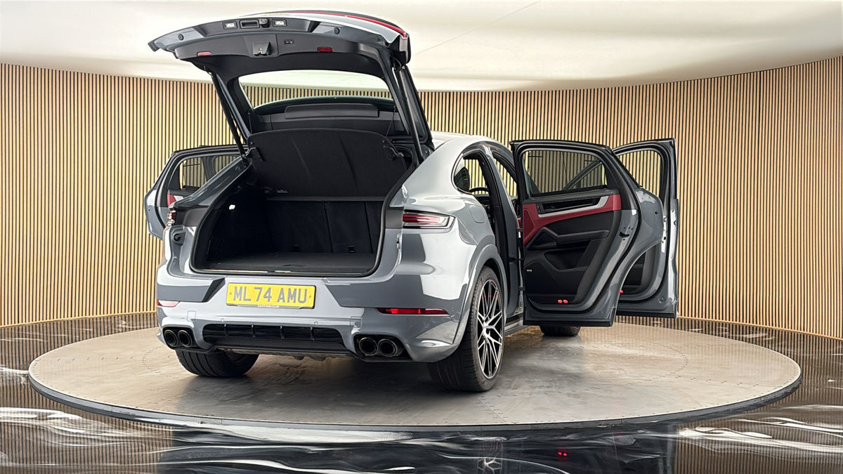 More views of Porsche Cayenne
