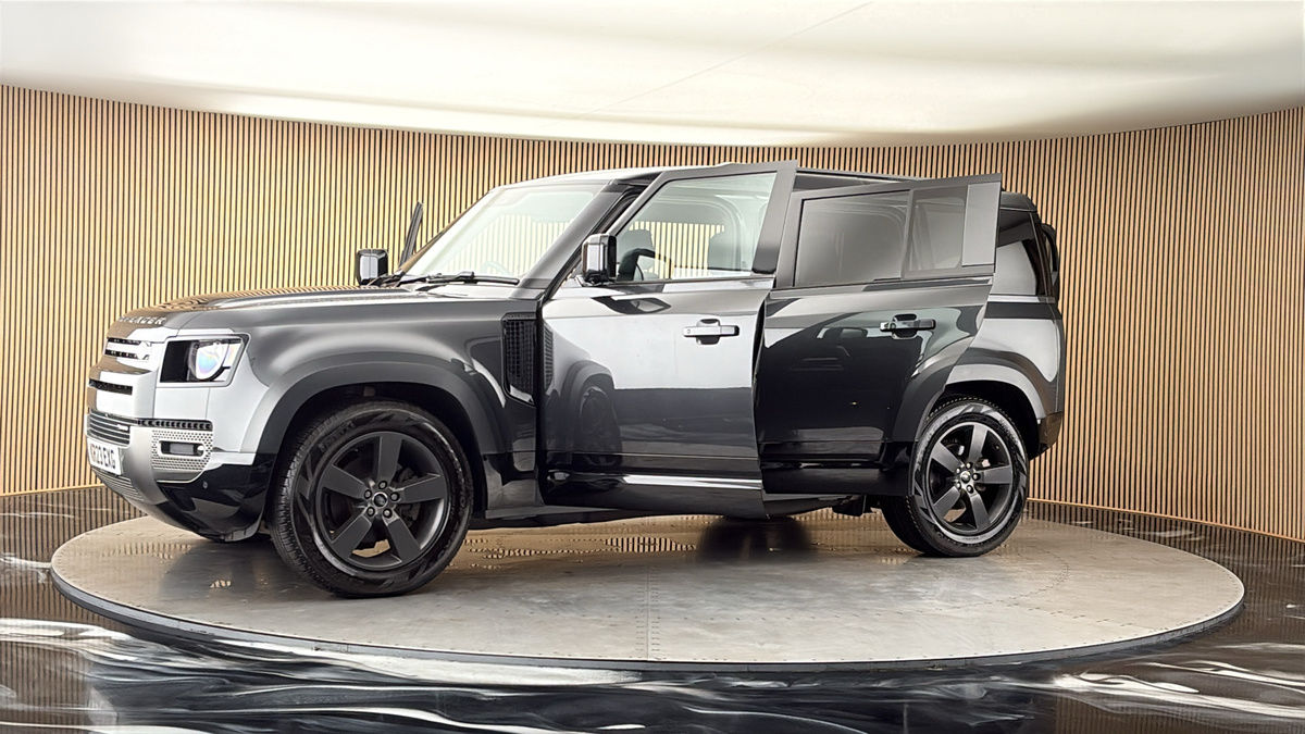 More views of Land Rover Defender 110