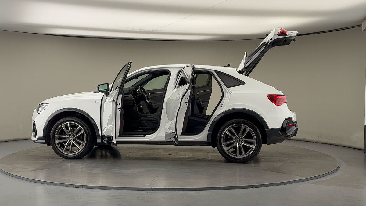 More views of Audi Q3