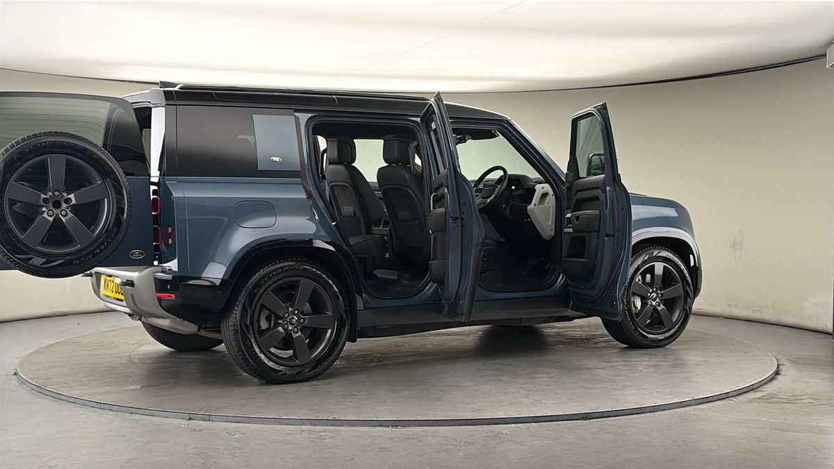 More views of Land Rover Defender 110