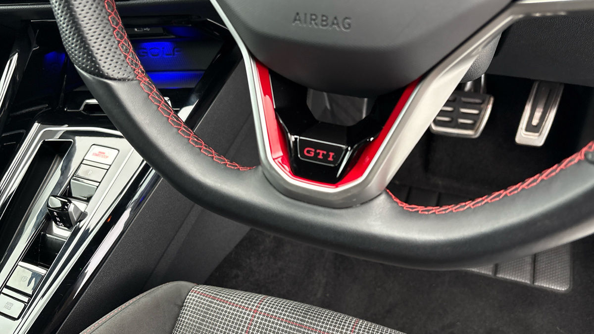 Volkswagen Golf Image 25