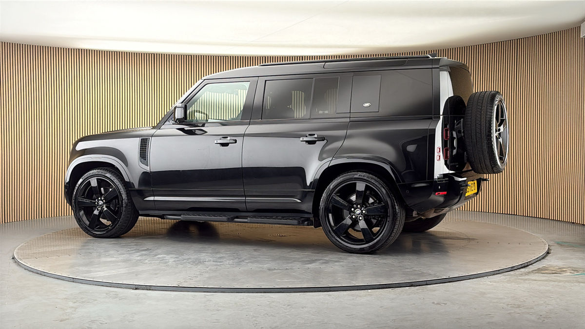 More views of Land Rover Defender 110