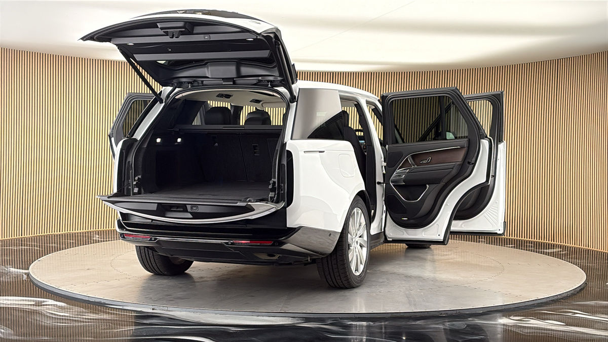 More views of Land Rover Range Rover