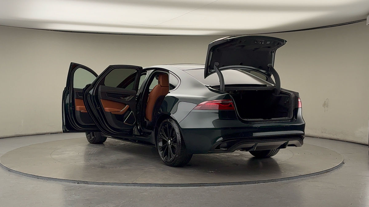 Jaguar XF Image 23