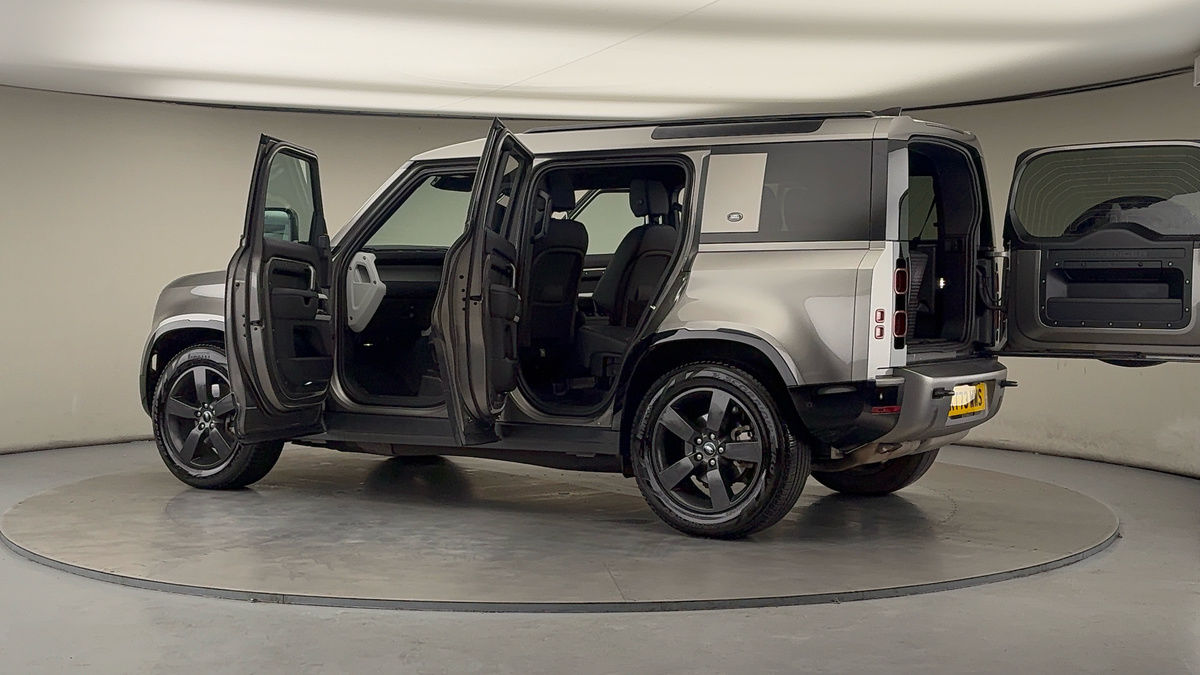 More views of Land Rover Defender 110