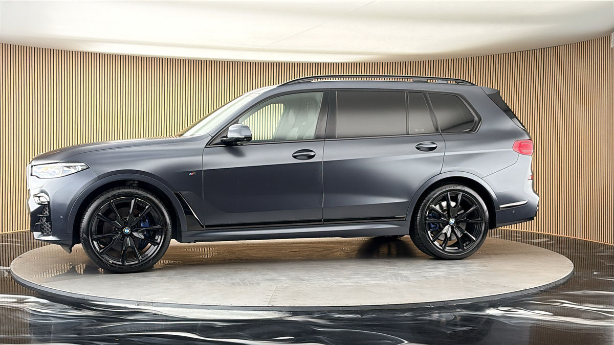 More views of BMW X7