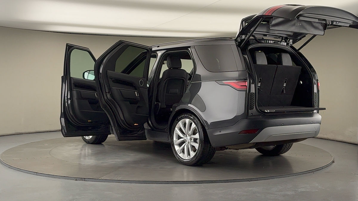 More views of Land Rover Discovery